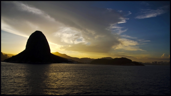 Click here to view Seascapes artwork by Jack Wickes 